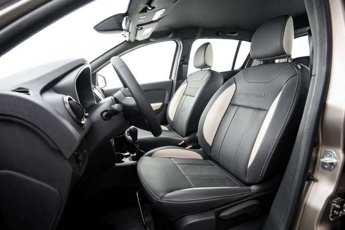 Renault Sandero салон сиденья