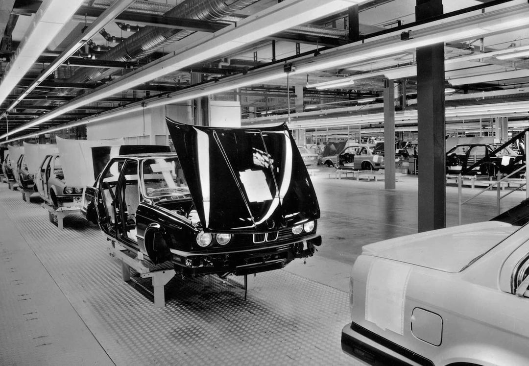 Производство автомобилей BMW в разные годы